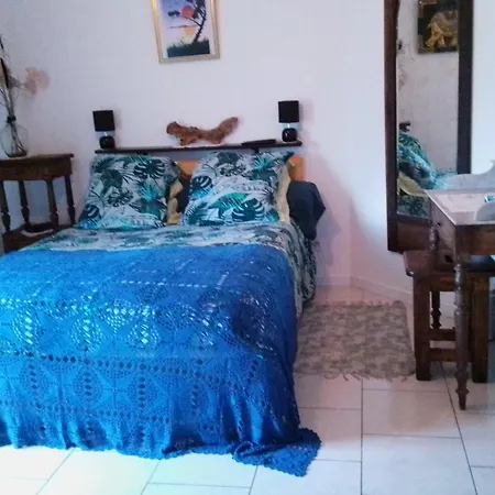 Le Chausse A Bres D'hotes 1 Apartamento *